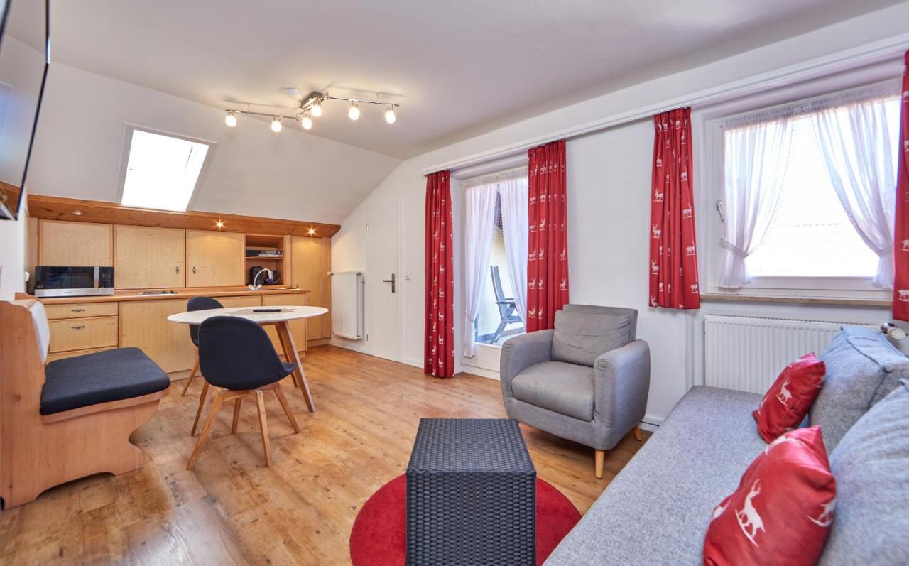 Bed and breakfast Alpen Gaestehaus 3*