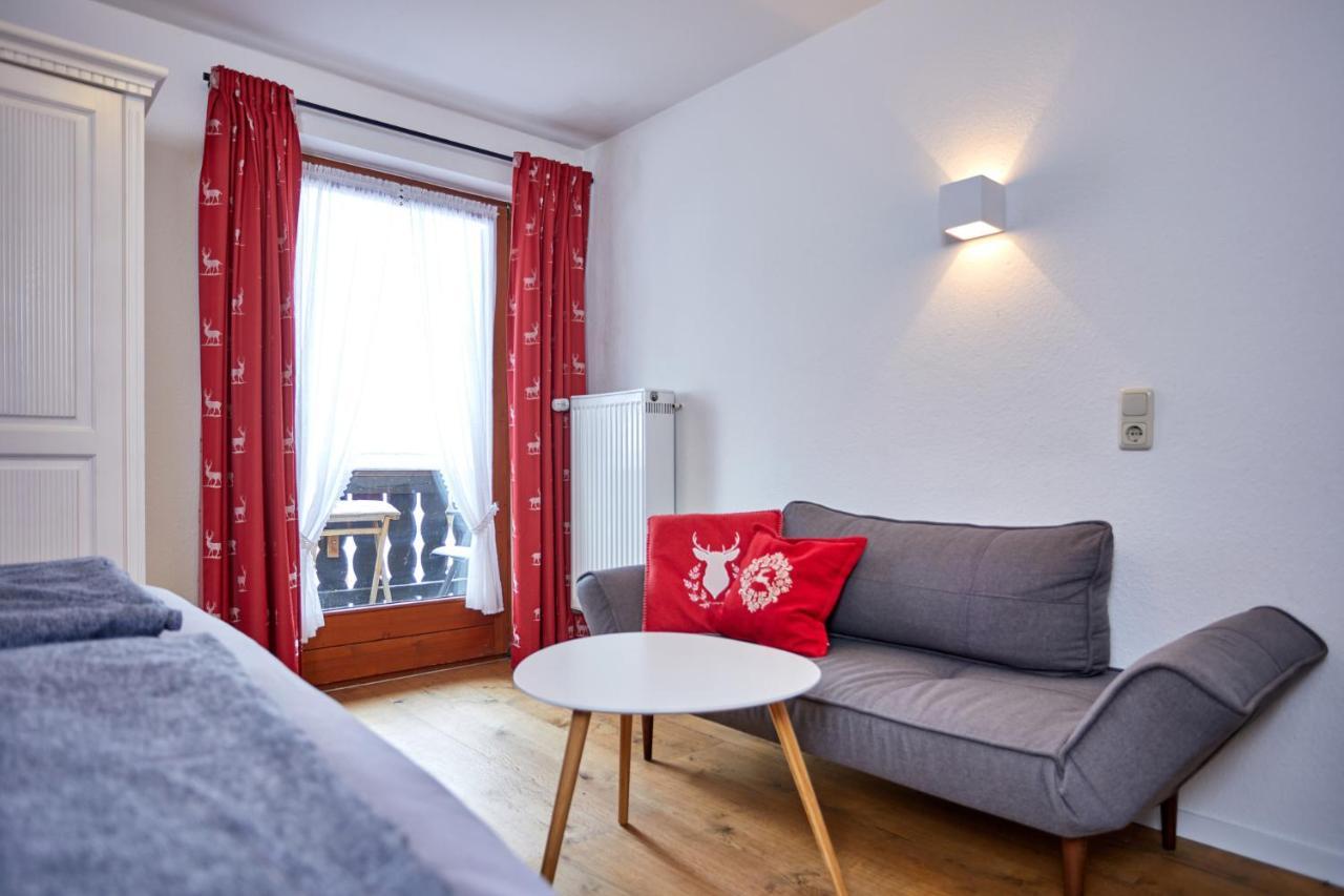 Alpen Gaestehaus Bed and breakfast