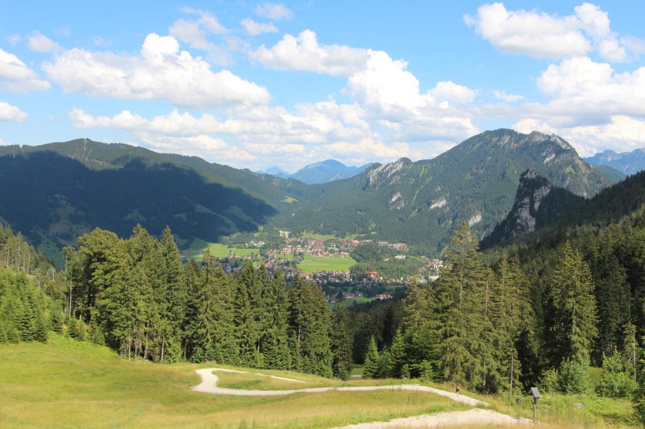 Bed and breakfast Alpen Gaestehaus 3*